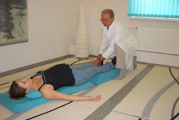 Terapia detenzor para a osteocondrase cervical