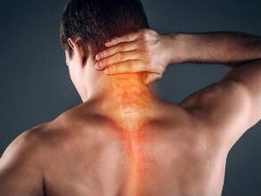 Os primeiros sinais e sintomas da osteocondrose cervical